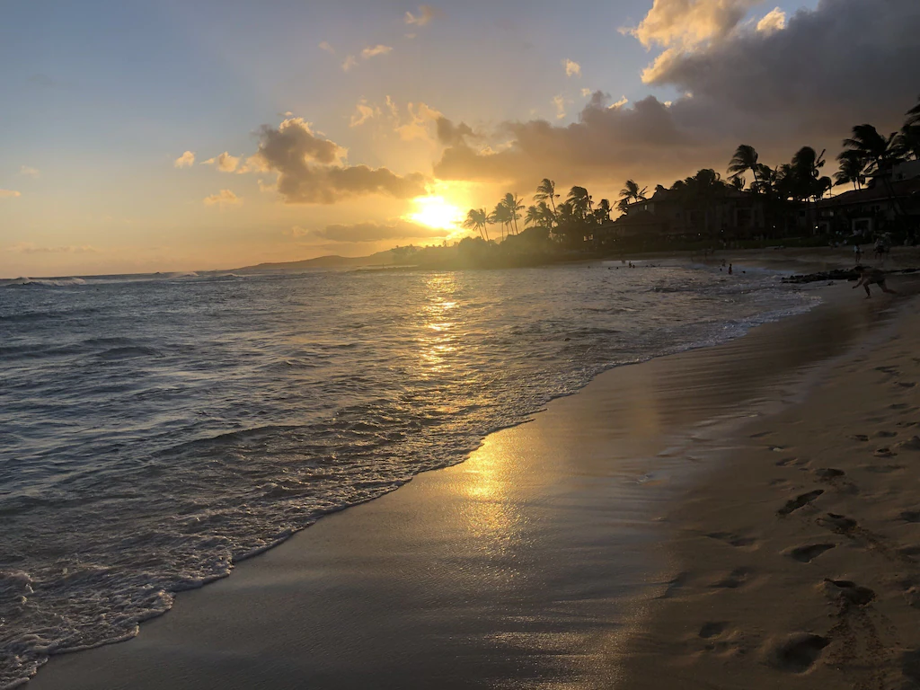 Kiahuna Beach: Golden evening light on Kauai's south shore